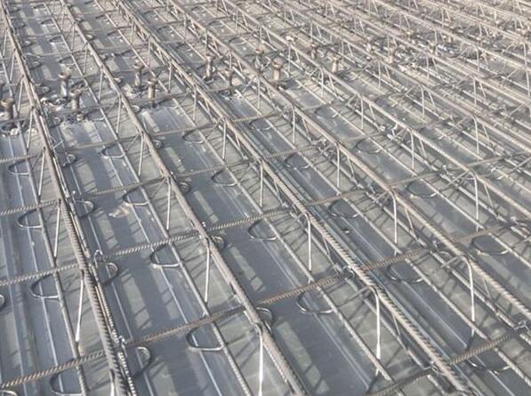 施工效率PK：钢筋桁架楼承板如何实现"三天一层"？